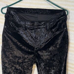 Wrangler Women's Shimmering Black Velvet Pants NWOT Size 29